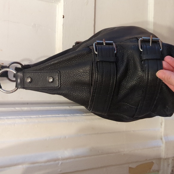 CK Leather and Metal shoulder bag - Picture 4 of 9